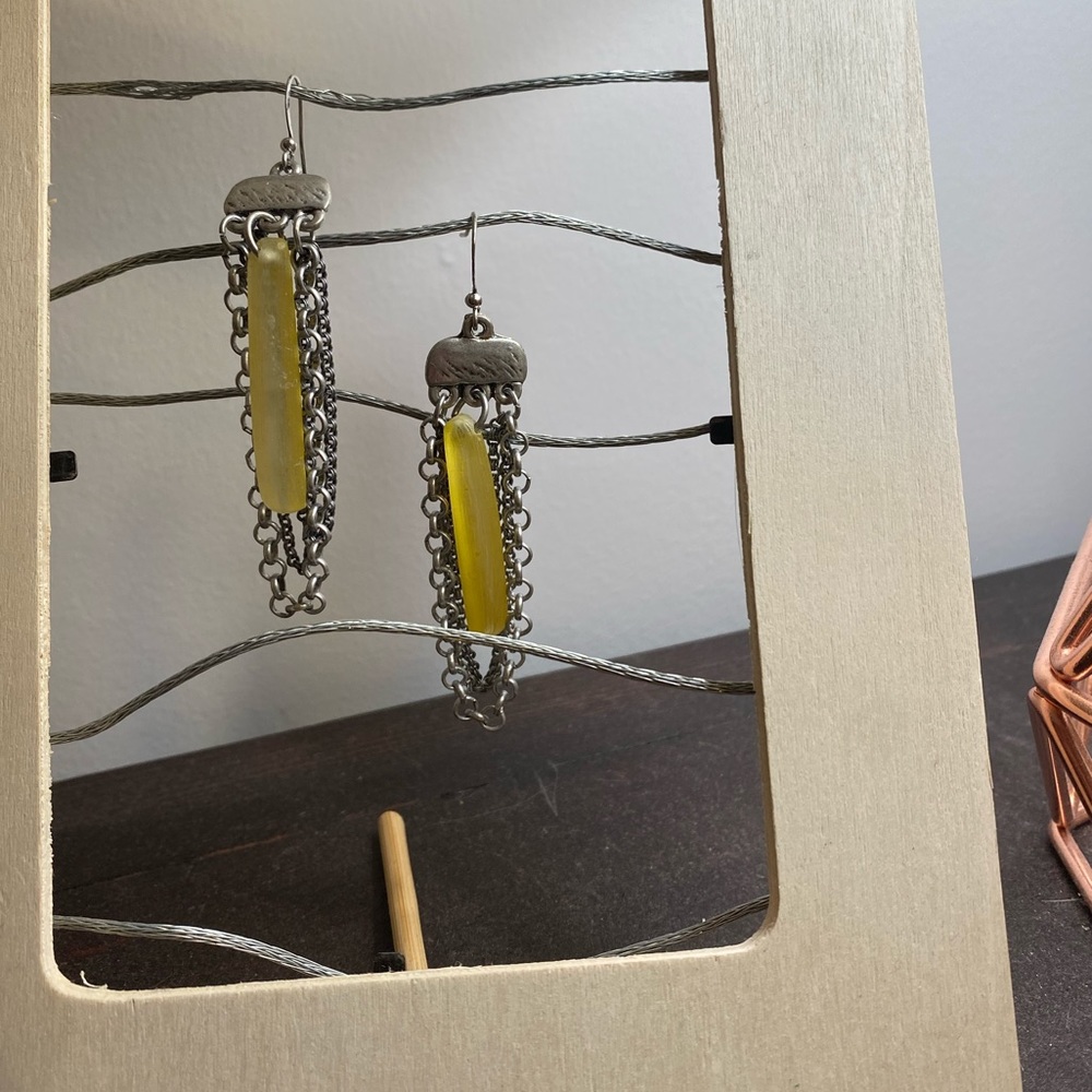 Yellow gem chain earrings